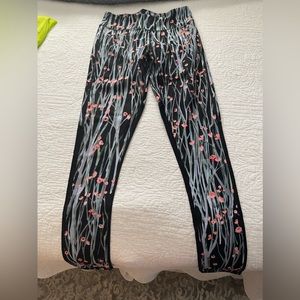 Fabletics athletic pants size small with mesh calves detail